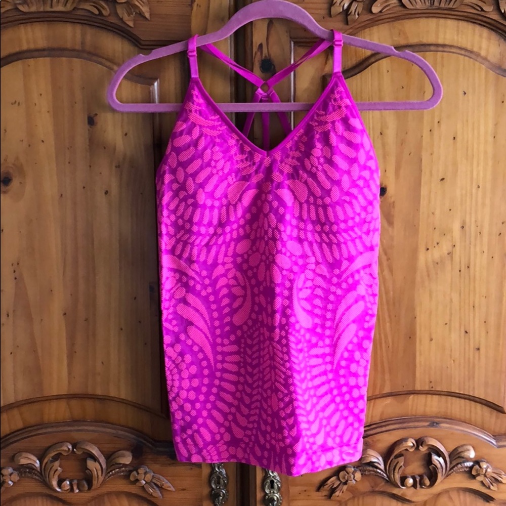 Pink patterned work out top!